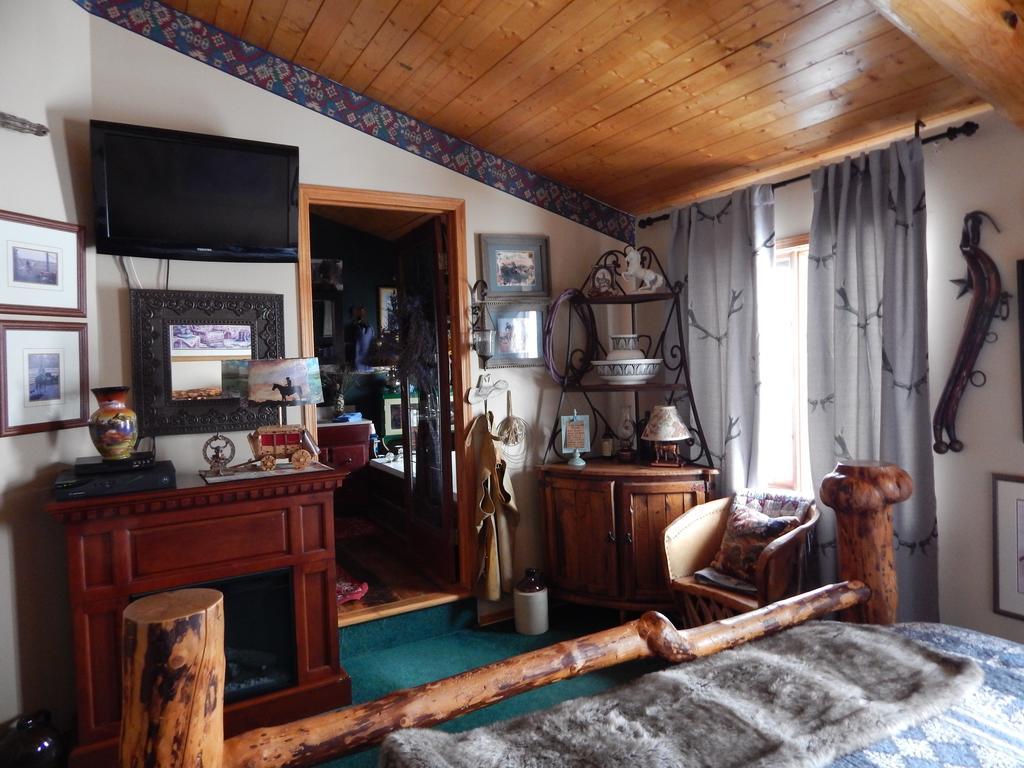 Idle Spurs Log Cabin Bed & Breakfast Black Diamond Kültér fotó