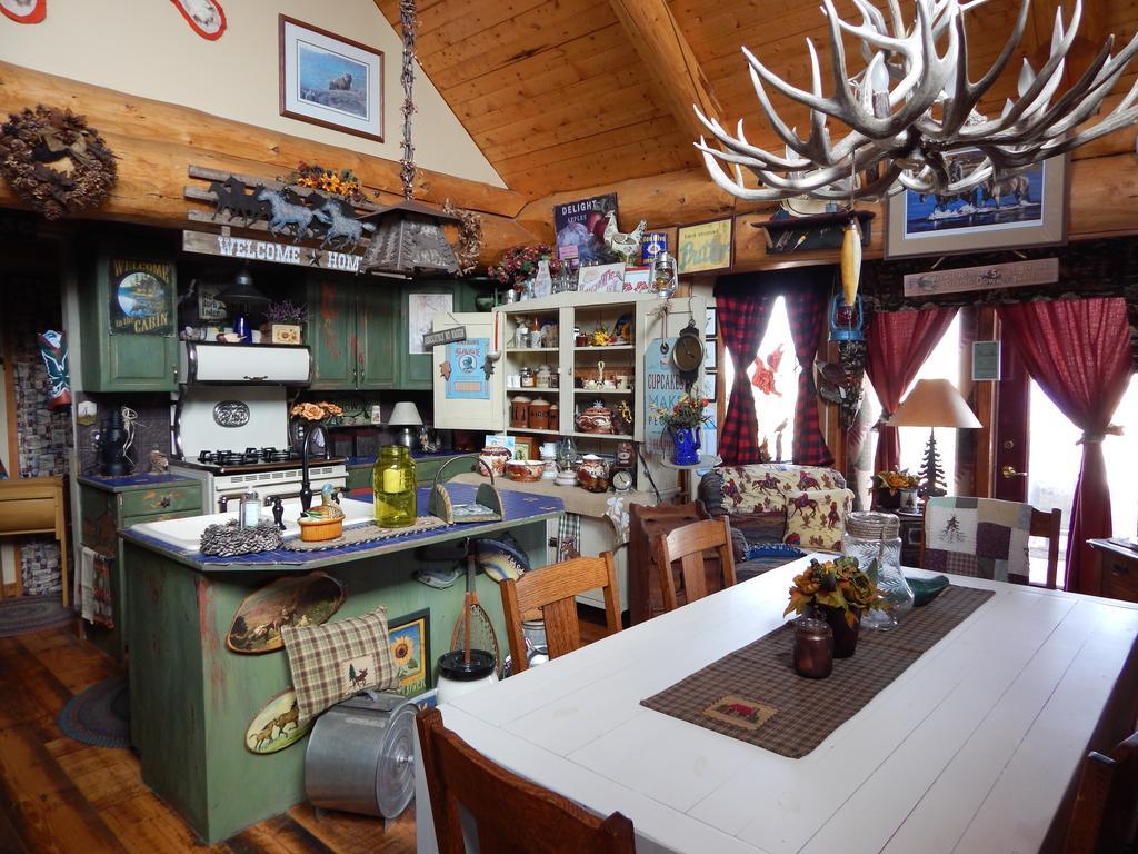 Idle Spurs Log Cabin Bed & Breakfast Black Diamond Kültér fotó