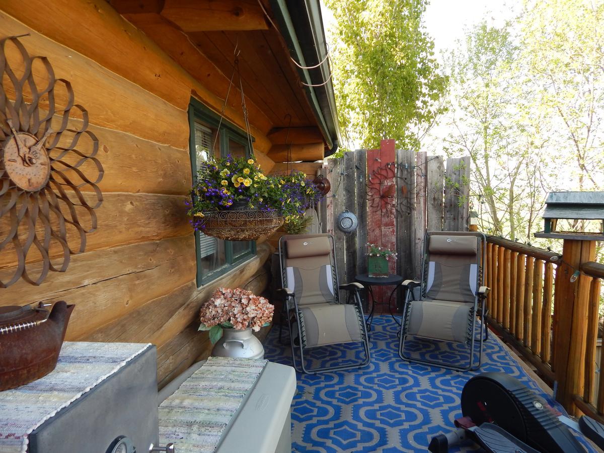 Idle Spurs Log Cabin Bed & Breakfast Black Diamond Kültér fotó